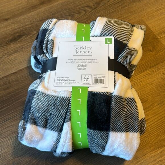 Buffalo checkered cozy plush robe size large - Picture 4 of 6